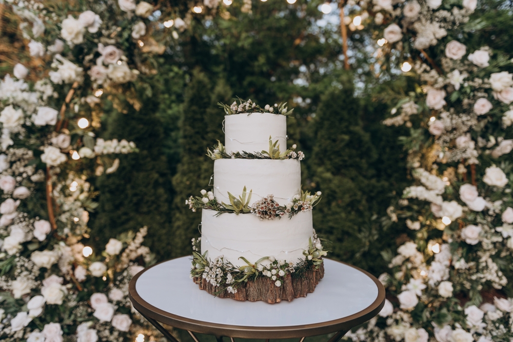 Top Wedding Cake Trends for 2025